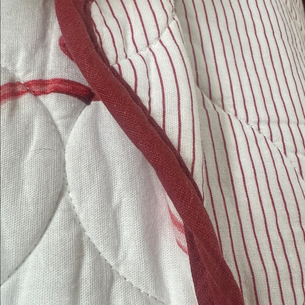 Quilt Set King Ruby and Ribbons - Picture 8 of 8